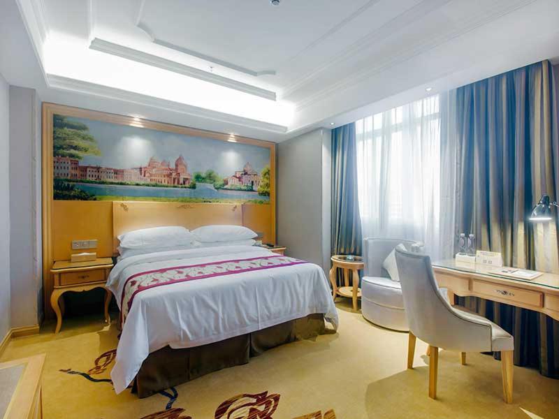 Vienna International Hotel Haikou West Bus Station Buitenkant foto